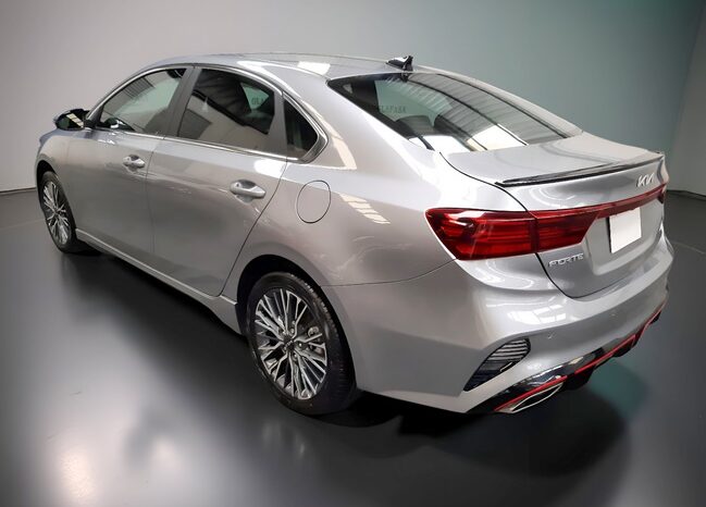 KIA FORTE GT 2024 lleno