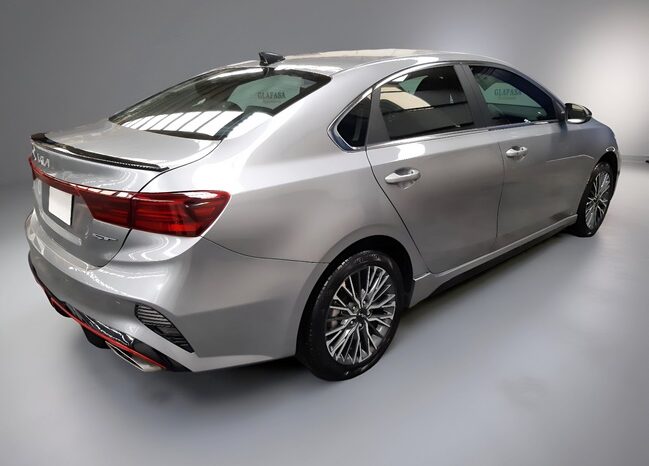 KIA FORTE GT 2024 lleno