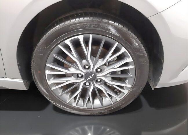KIA FORTE GT 2024 lleno