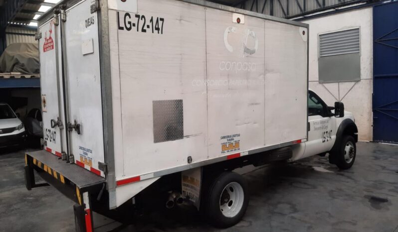 FORD F550 CON CAJA SECA Y RAMPA HIDRAULICA 2008 lleno