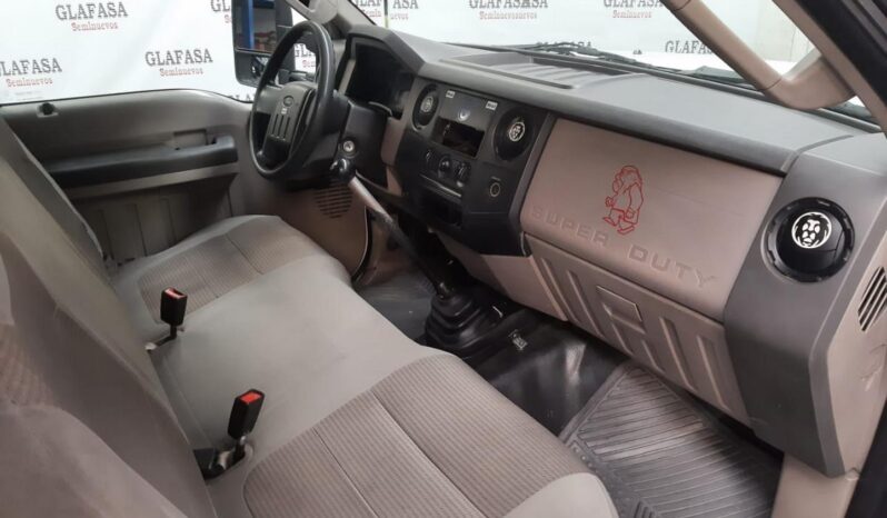FORD F550 CON CAJA SECA Y RAMPA HIDRAULICA 2008 lleno