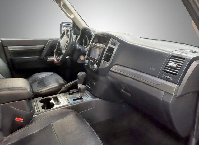 MITSUBISHI MONTERO LIMITED 2016 lleno