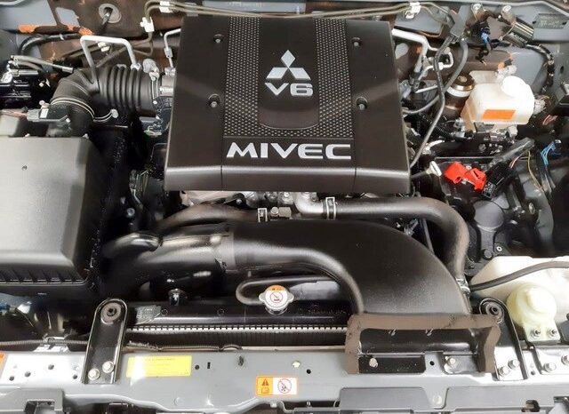 MITSUBISHI MONTERO LIMITED 2016 lleno