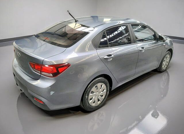 KIA RIO L STD. 2020 lleno