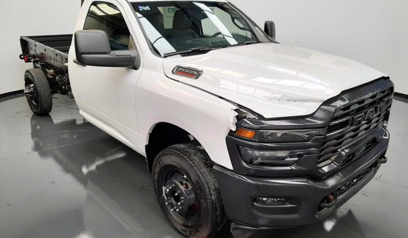 RAM 4000 CHASIS  PL V8 8AT 4X2 2026 lleno
