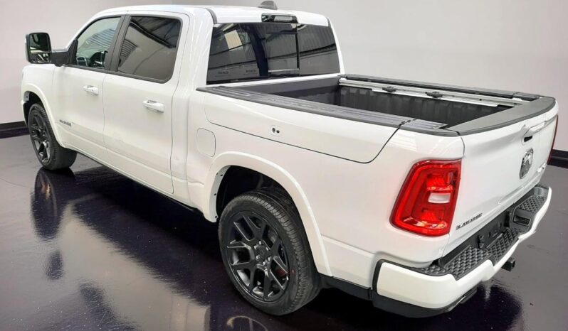 1500 LARAMIE SPORT CREW CAB 4X4 2025 lleno