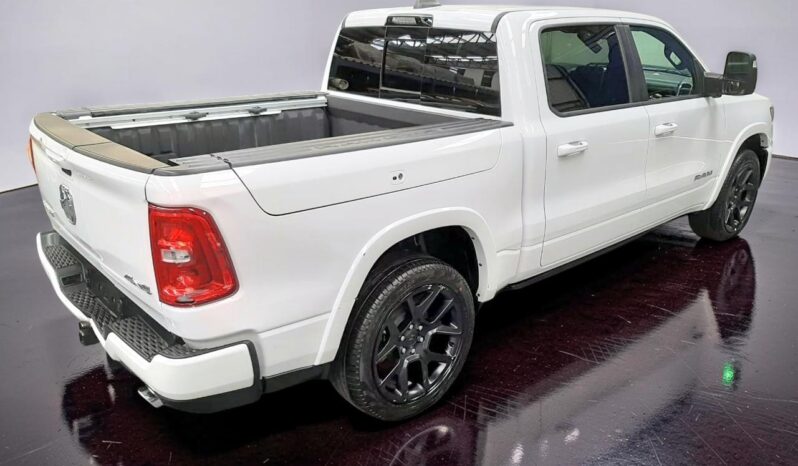 1500 LARAMIE SPORT CREW CAB 4X4 2025 lleno