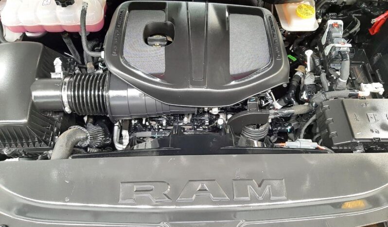 1500 LARAMIE SPORT CREW CAB 4X4 2025 lleno