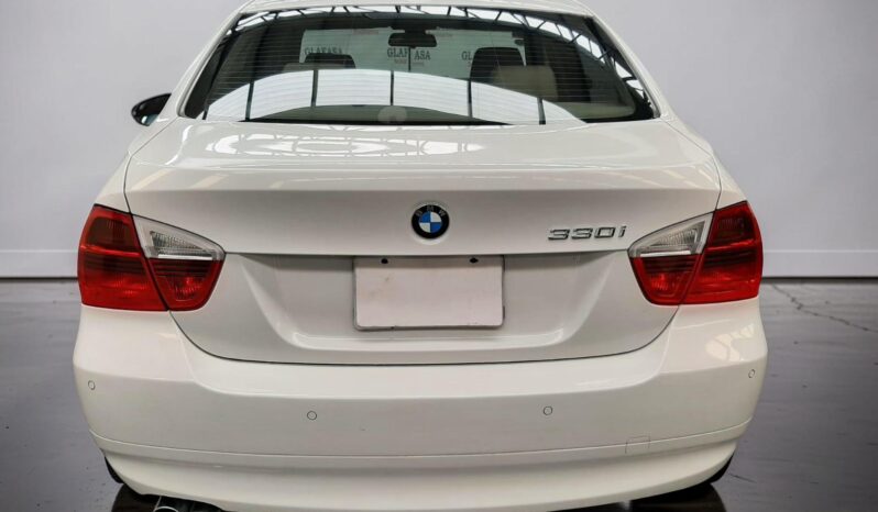 BMW 330i 2006 lleno