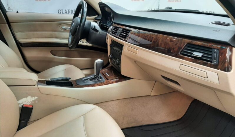 BMW 330i 2006 lleno