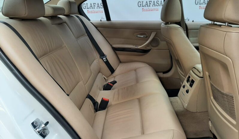 BMW 330i 2006 lleno