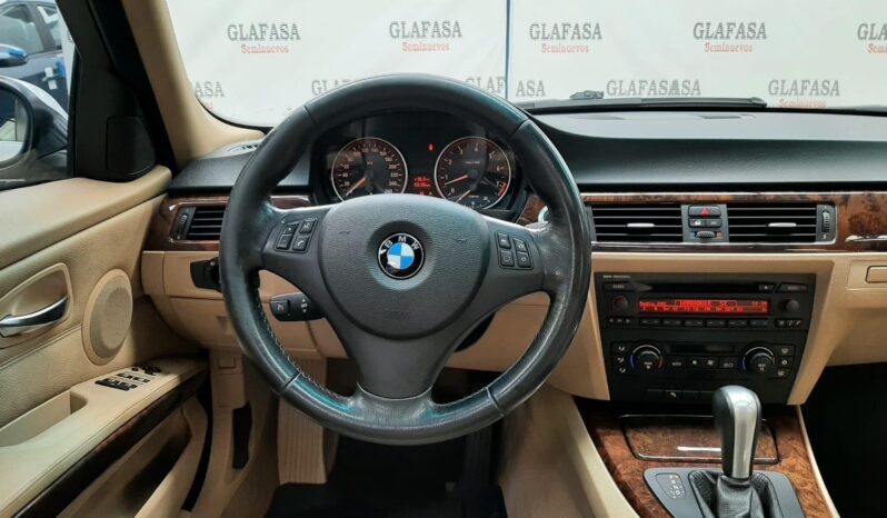 BMW 330i 2006 lleno