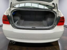 BMW 330i 2006 lleno