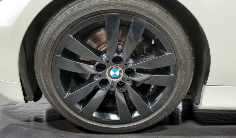 BMW 330i 2006 lleno