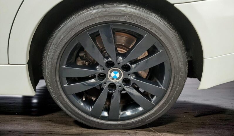 BMW 330i 2006 lleno